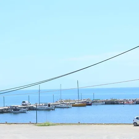 アパート Davanti Al Mare エパノミ