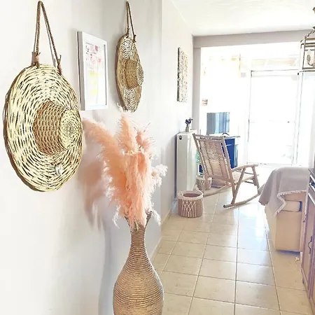 Davanti Al Mare アパート エパノミ