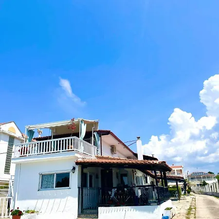 Апартаменты Davanti Al Mare